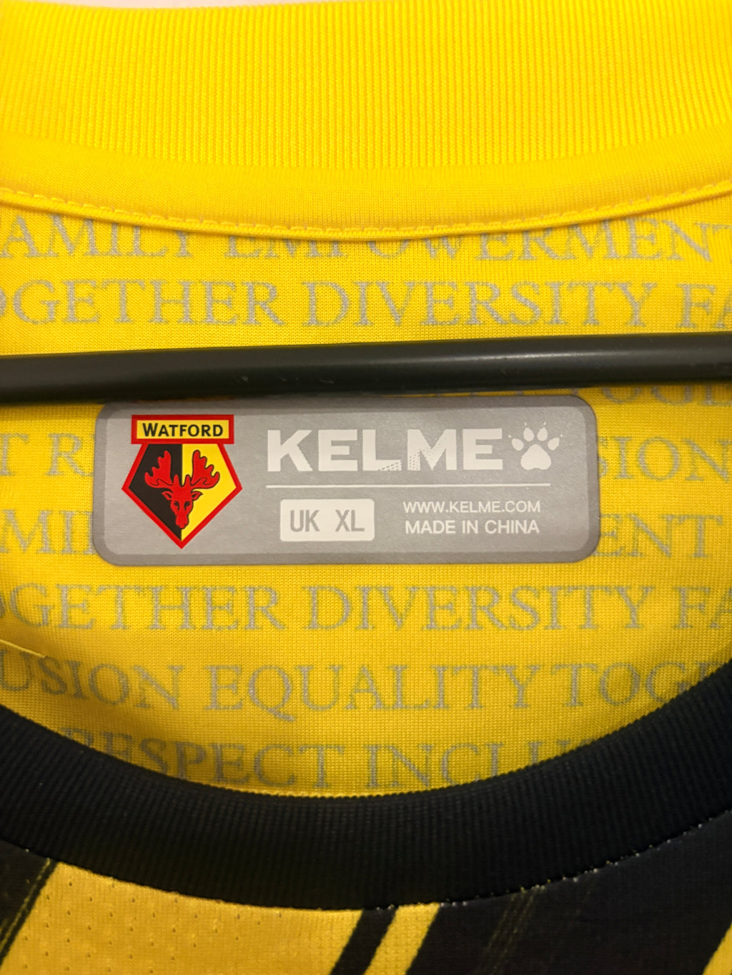 FC Watford Heim Trikot 2023/2024 XL BNWT/Neu mit Etikett