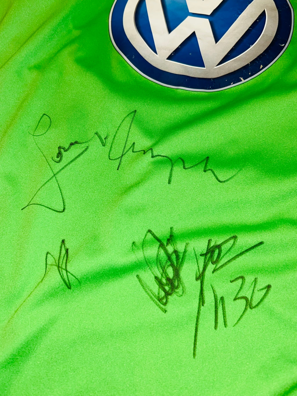 VFL Wolfsburg Trikot 2011/2012 M #18 Mario Mandzukic + Autogramme