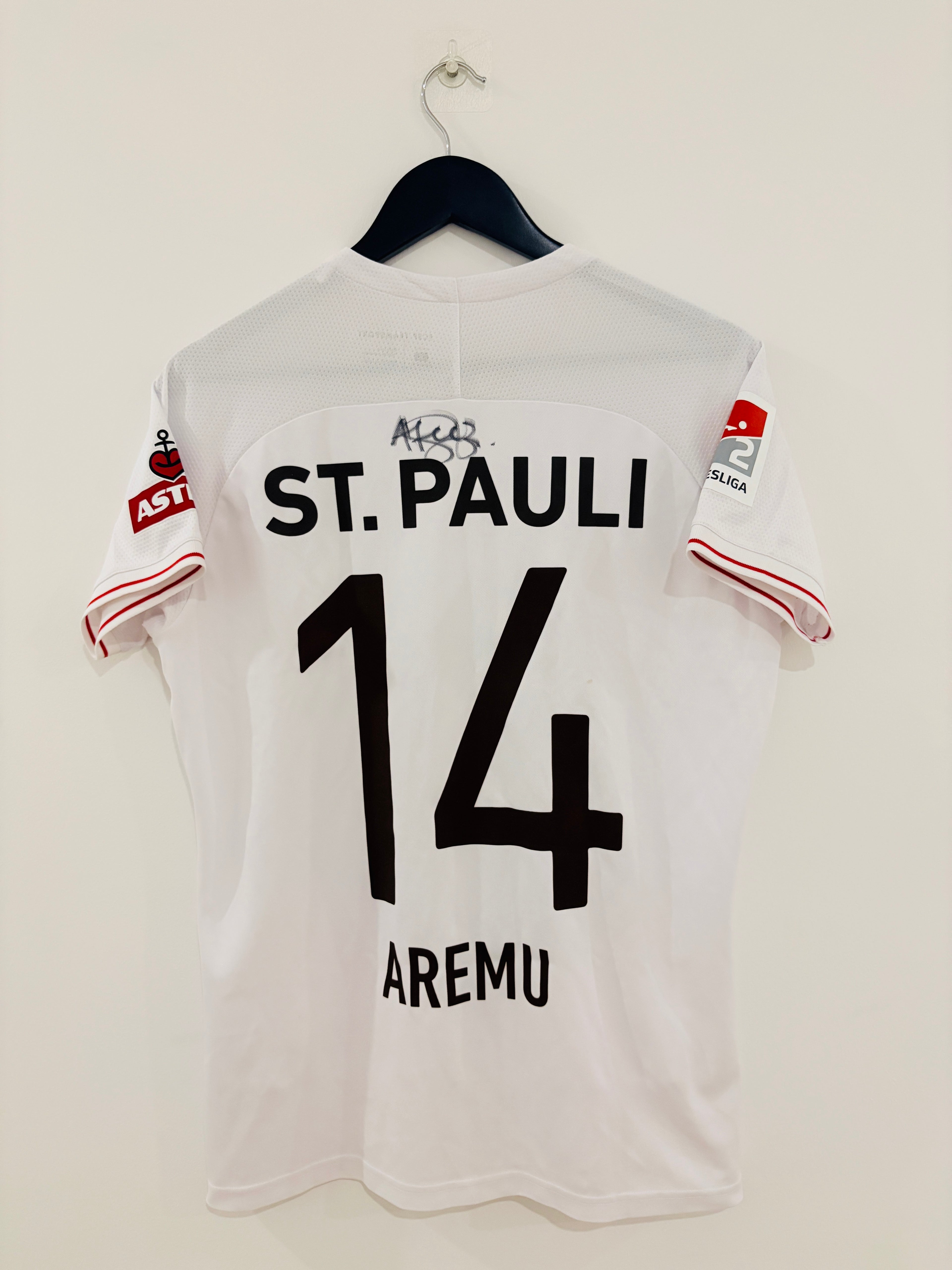 FC St. Pauli Trikot 2021/22 XL #14 Afeez Aremu + Autogramm