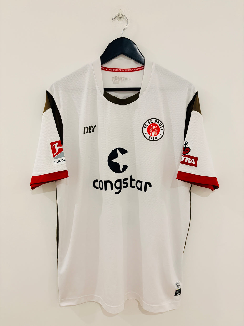 FC St. Pauli Jersey 2022/23 XL #20 Afeez Aremu + Autograph