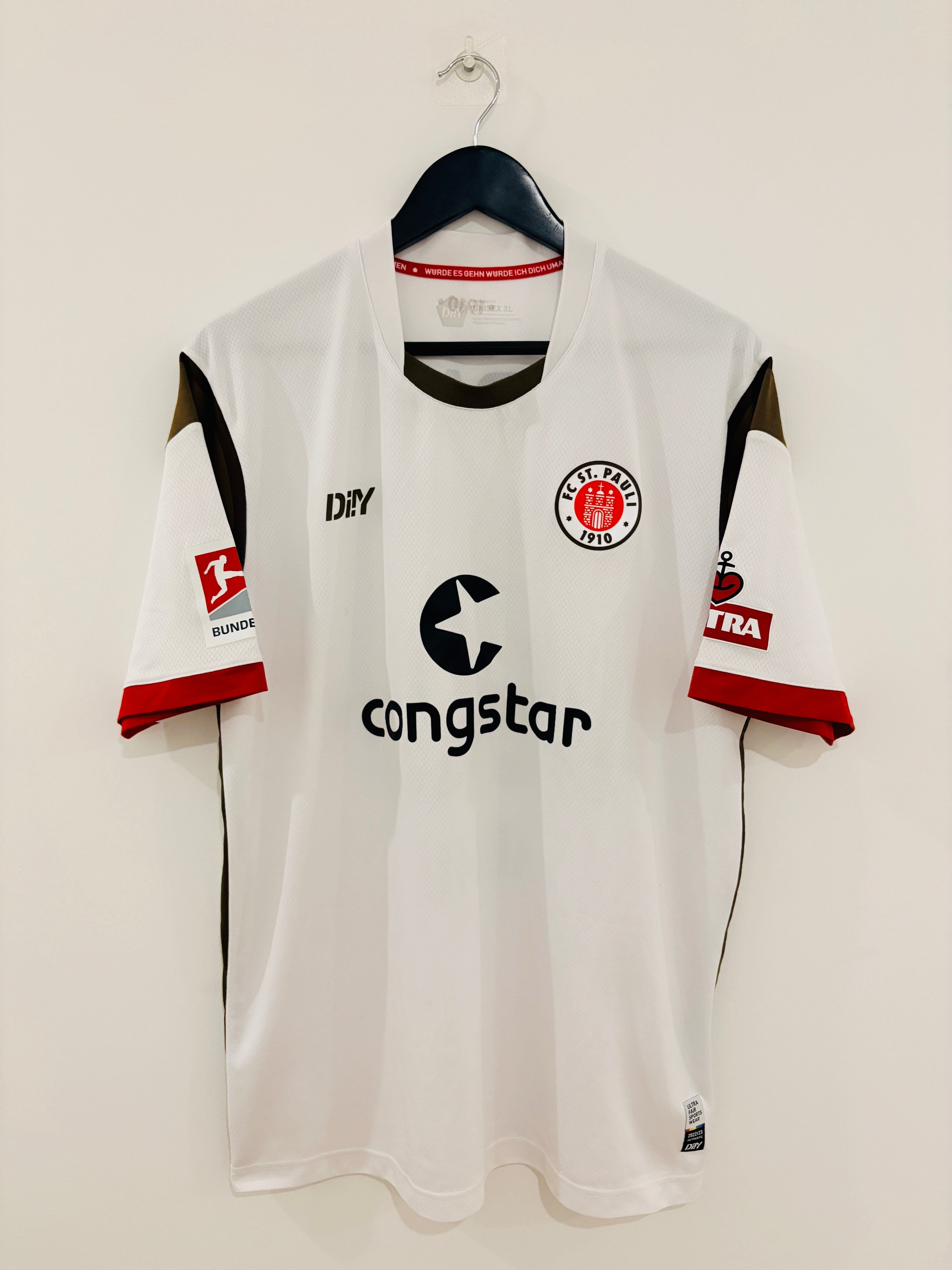 FC St. Pauli Jersey 2022/23 XL #20 Afeez Aremu + Autograph