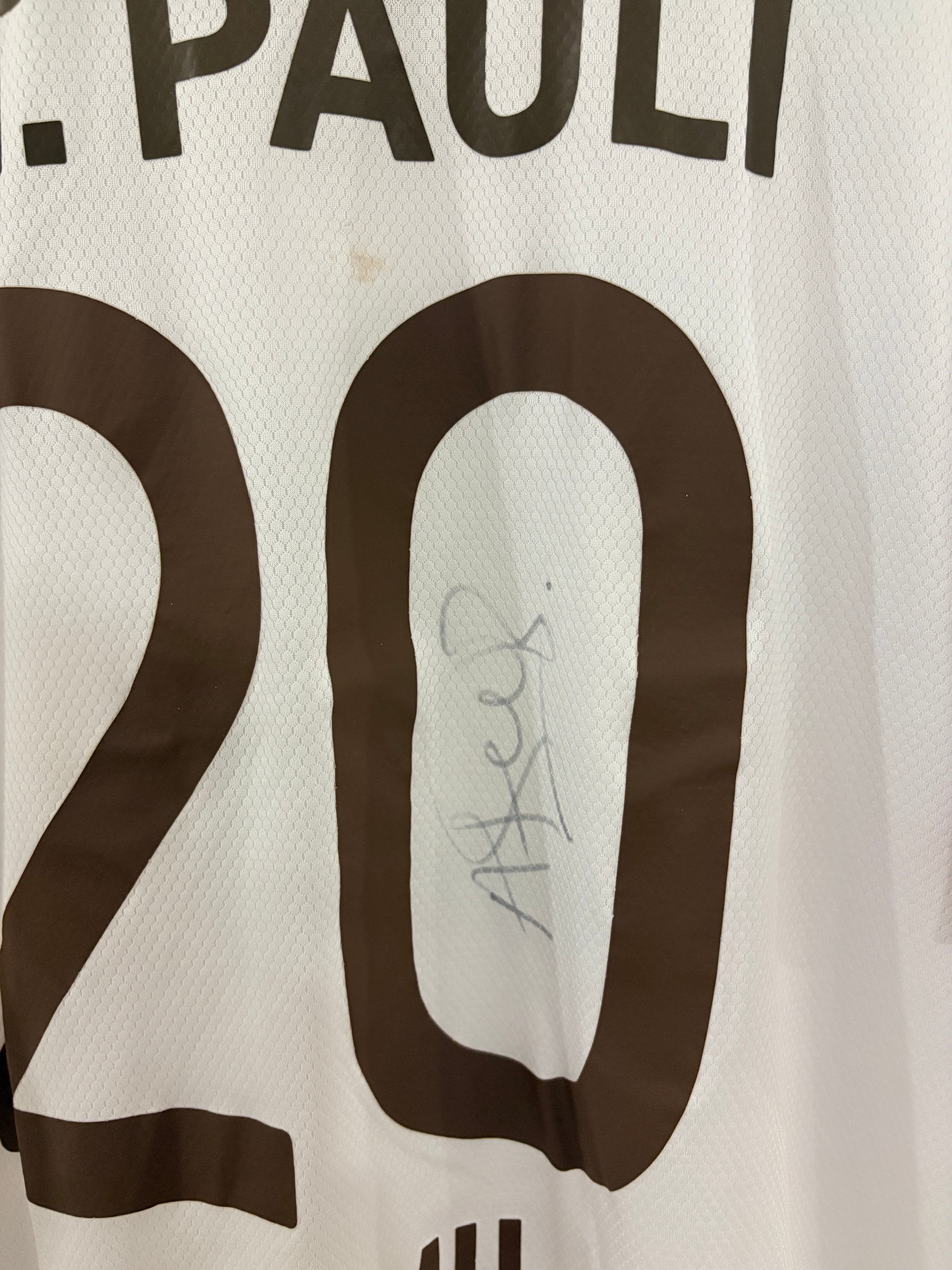 FC St. Pauli Jersey 2022/23 XL #20 Afeez Aremu + Autograph