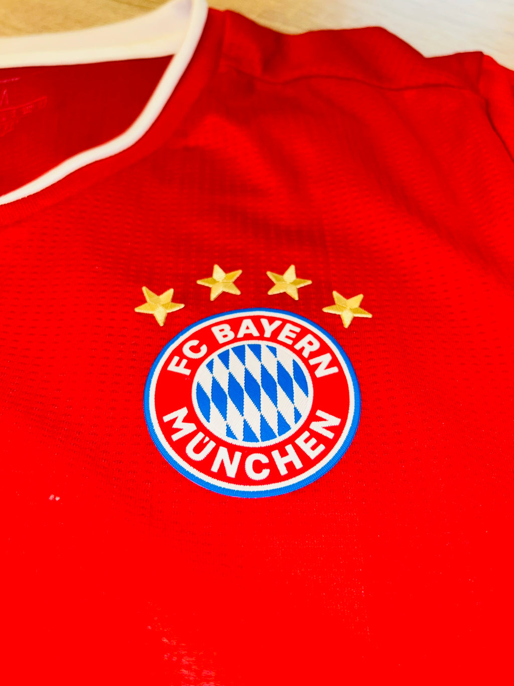 FC Bayern München Trikot 2020/2021 M #19 Alphonso Davies