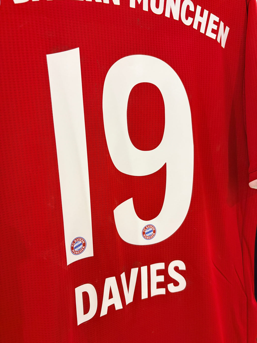 FC Bayern München Heim Trikot 2020/2021 M #19 Alphonso Davies